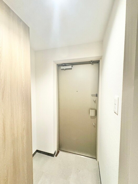 物件内観写真13　(玄関)