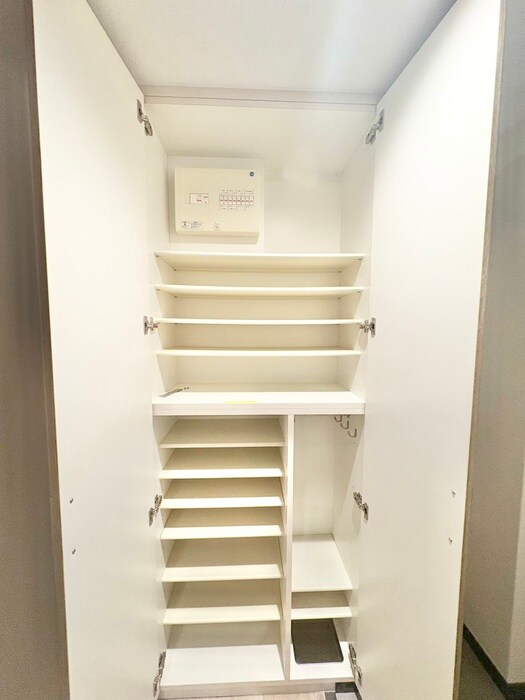 物件内観写真14　(靴箱)