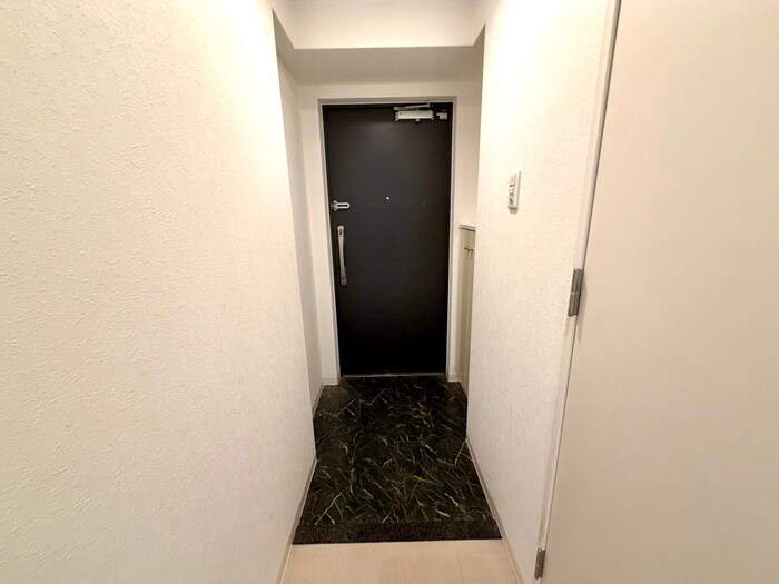 物件内観写真14　(玄関)