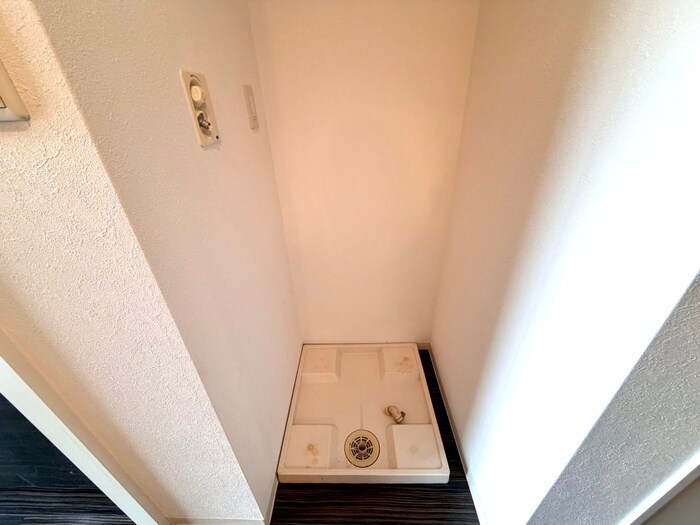 物件内観写真18　(洗濯機置場)