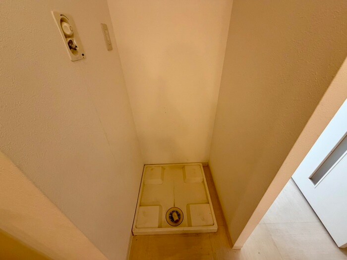 物件内観写真19　(洗濯機置場)