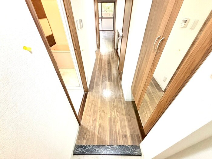 物件内観写真18　(廊下)