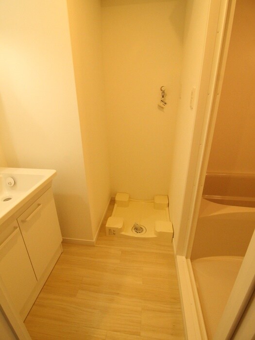 物件内観写真10　(洗濯機置場)