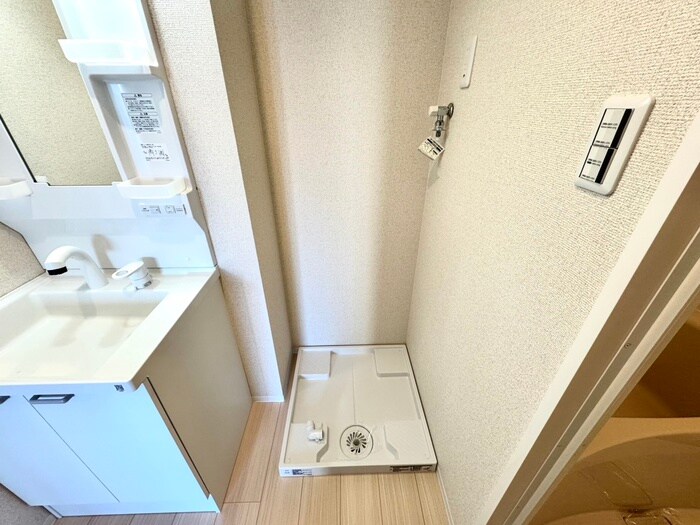 物件内観写真13　(洗濯機置場)