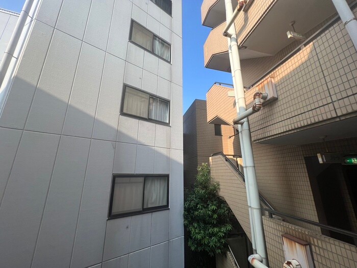 物件内観写真21　(室内からの展望)