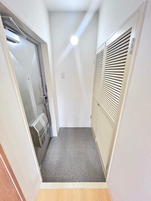 物件内観写真15　(玄関)