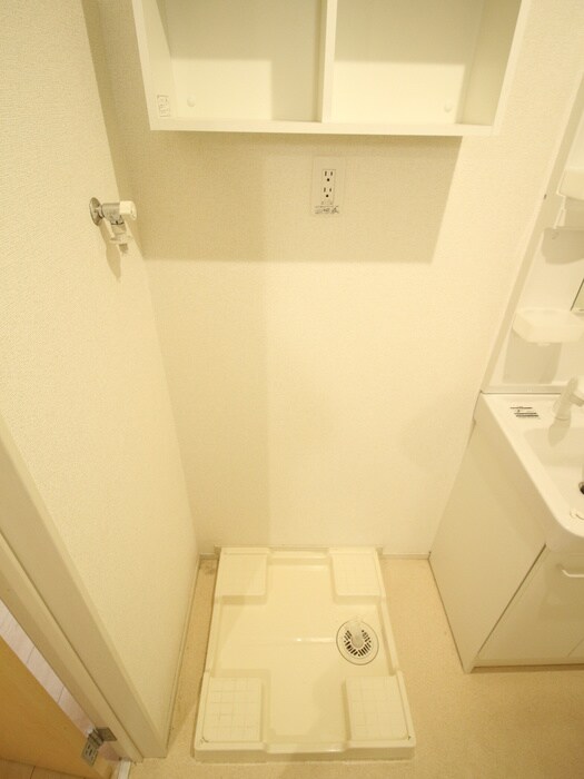 物件内観写真17　(洗濯機置場)