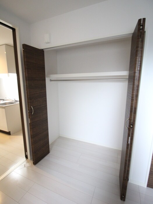 物件内観写真12　(収納)