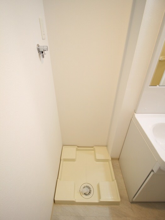 物件内観写真18　(洗濯機置場)