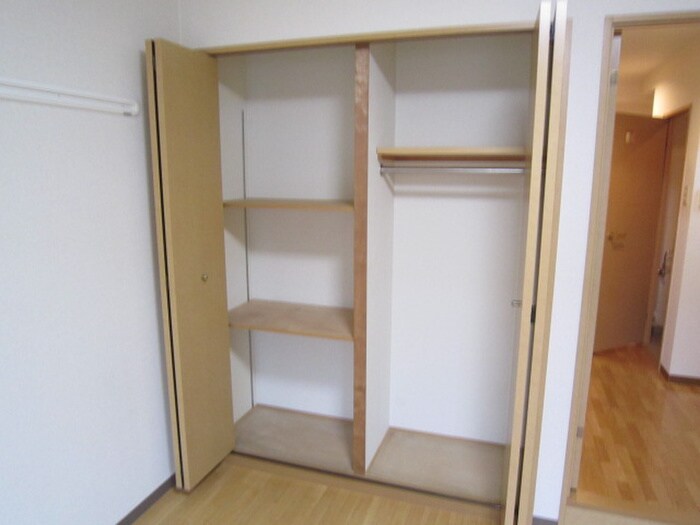 物件内観写真10　(収納)