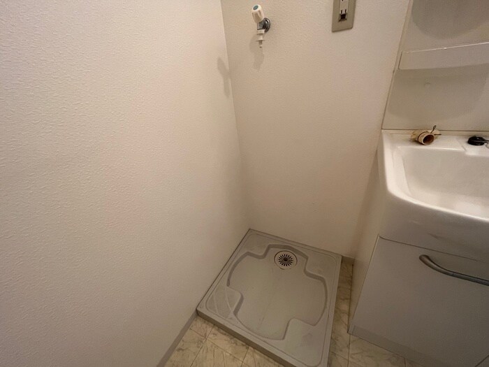 物件内観写真10　(洗濯機置場)