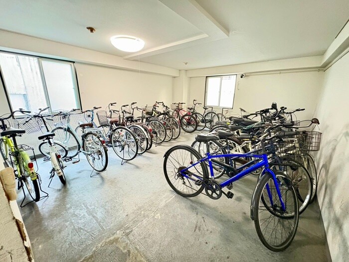 物件外観写真3　(駐輪場)