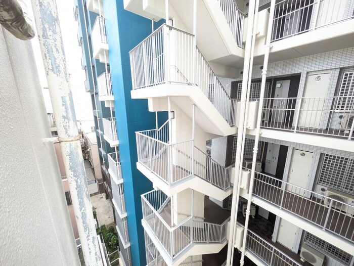 物件内観写真18　(室内からの展望)