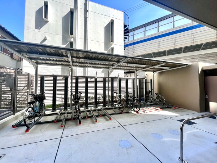 物件外観写真3　(駐輪場)