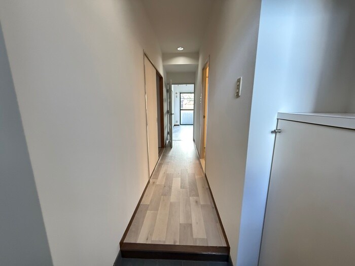 物件内観写真14　(廊下)