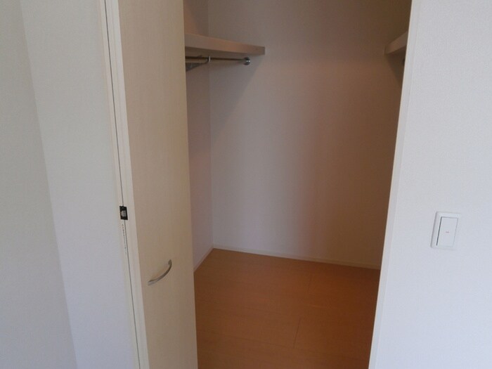 物件内観写真16　(収納)