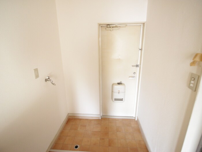 物件内観写真14　(玄関)