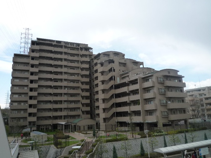 ジオ阪急千里山田ｻｳｽｳｲﾝｸﾞ(112)
