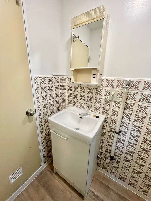 物件内観写真11　(洗面)