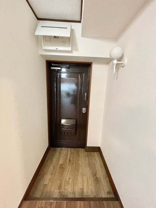 物件内観写真18　(玄関)