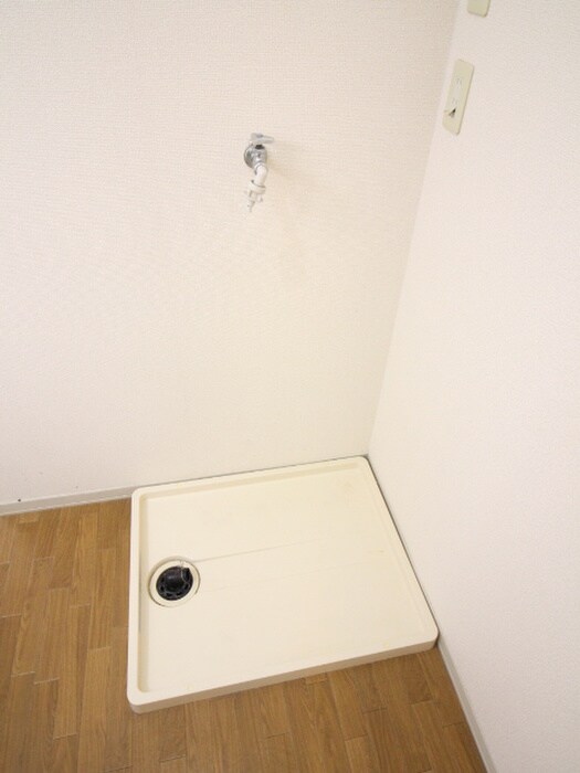 物件内観写真13　(洗濯機置場)