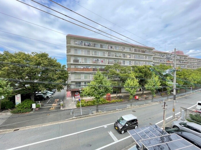 物件内観写真22　(室内からの展望)