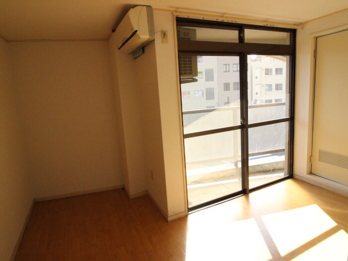 物件内観写真11　(居室)