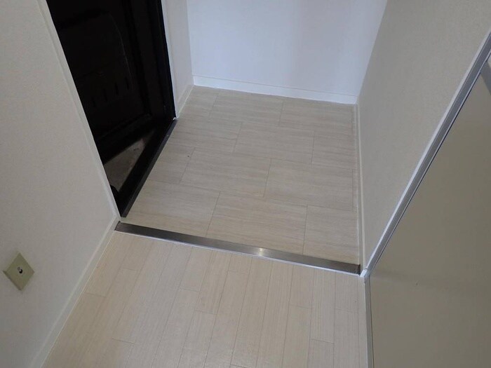 物件内観写真14　(玄関)