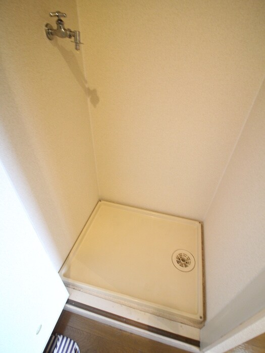 物件内観写真12　(洗濯機置場)