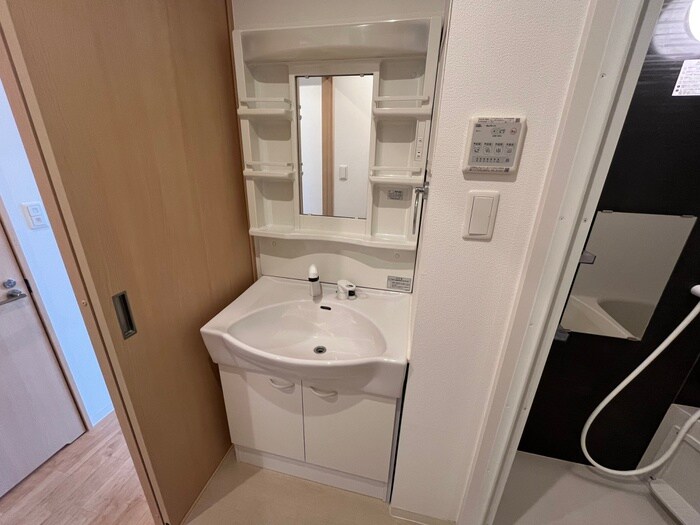 物件内観写真11　(洗面)