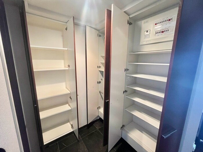 物件内観写真16　(靴箱)