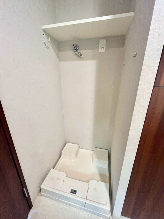 物件内観写真18　(洗濯機置場)