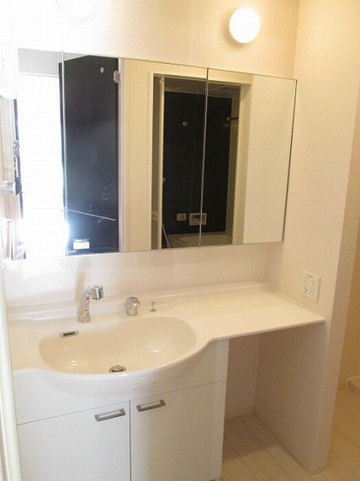 物件内観写真12　(洗面)