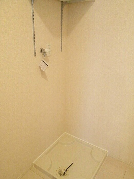 物件内観写真13　(洗濯機置場)