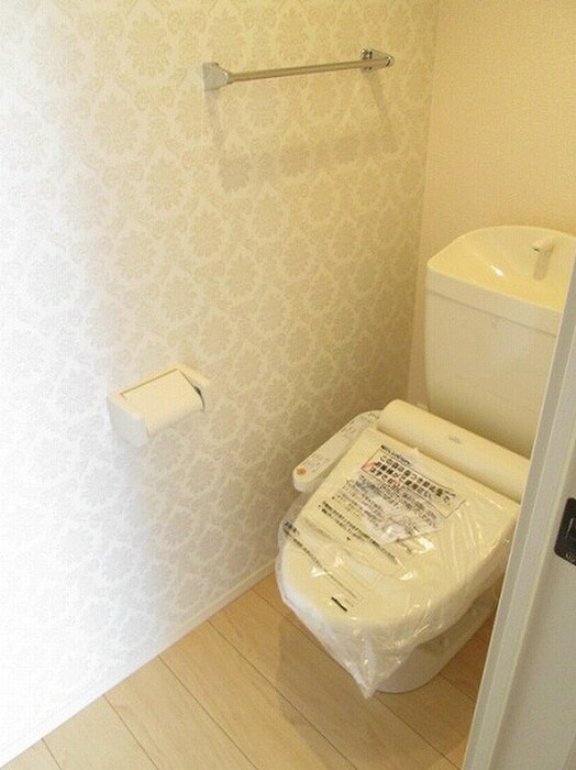 物件内観写真14　(トイレ)