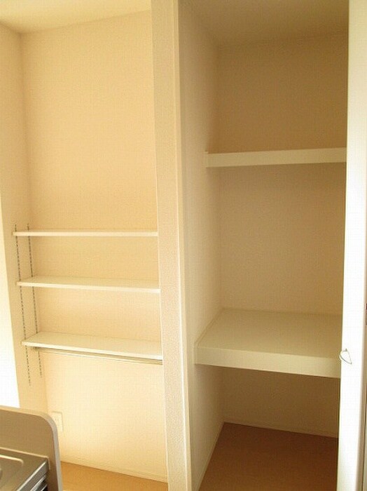 物件内観写真15　(収納)