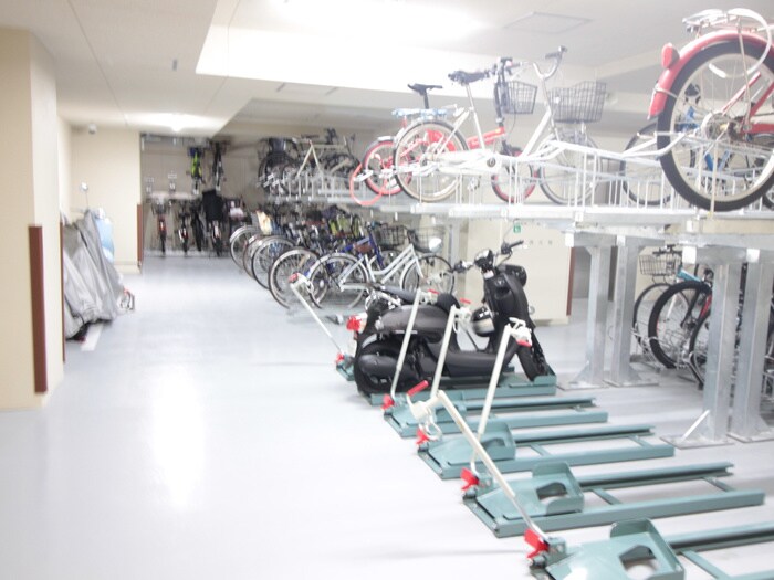 物件外観写真6　(駐輪場)