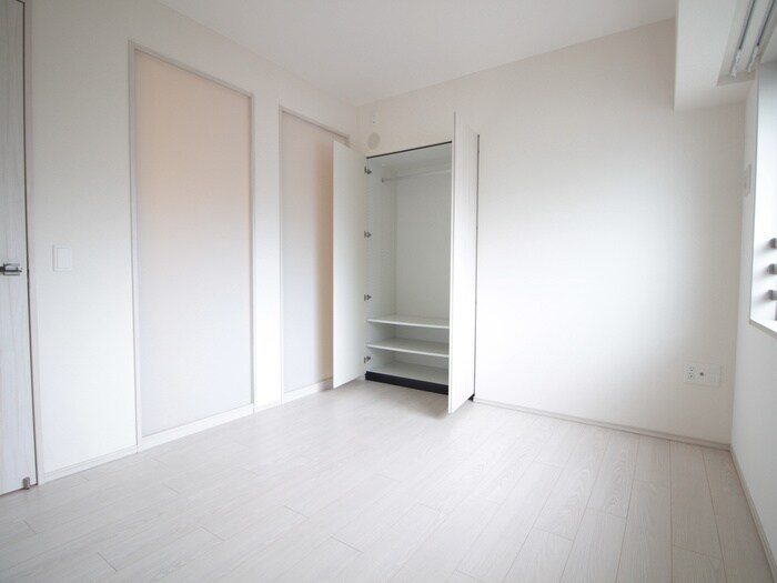 物件内観写真15　(収納)