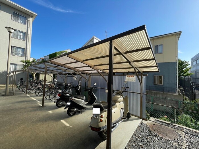 物件外観写真3　(駐輪場)