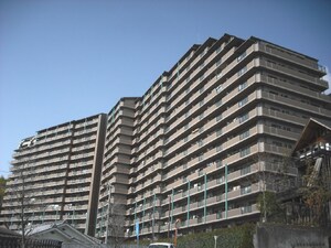 ﾚｼﾞｵﾝｽｸｴｱ緑地公園２番館(315)外観写真