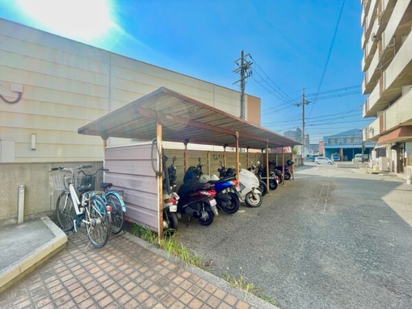 バイク置き場