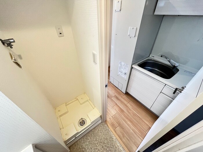 物件内観写真11　(洗濯機置場)