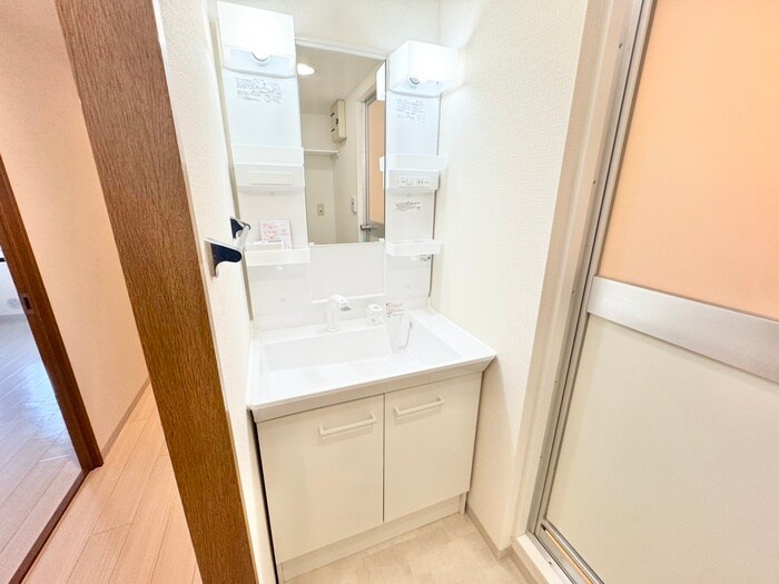 物件内観写真11　(洗面)