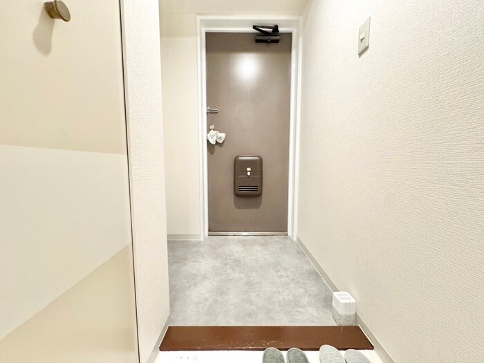 物件内観写真18　(玄関)