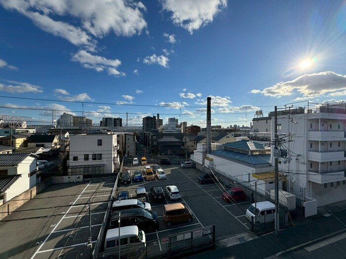 物件内観写真17　(室内からの展望)