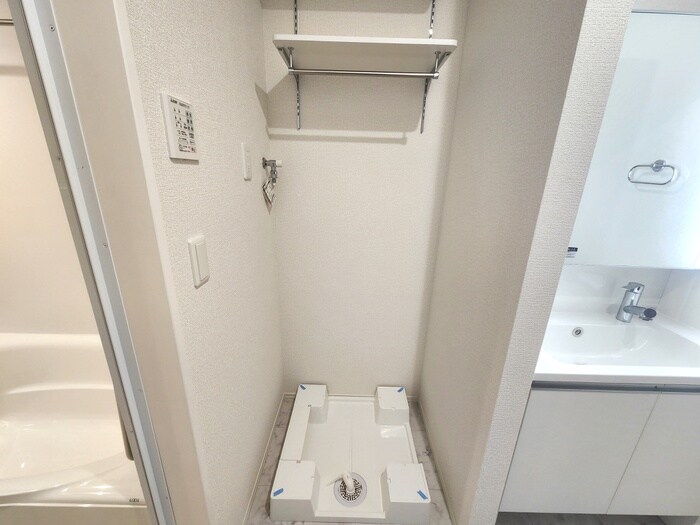 物件内観写真12　(洗濯機置場)