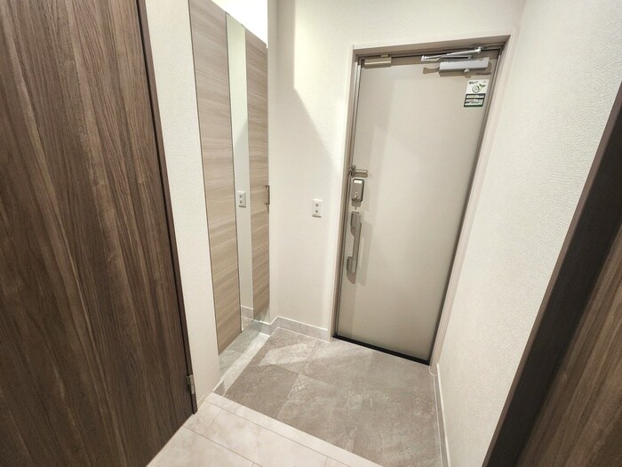 物件内観写真22　(玄関)