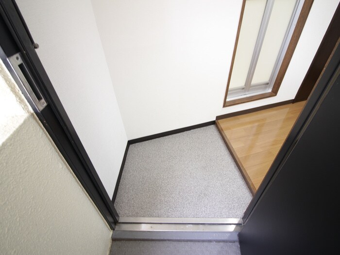 物件内観写真12　(玄関)