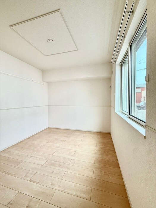 物件内観写真10　(居室)