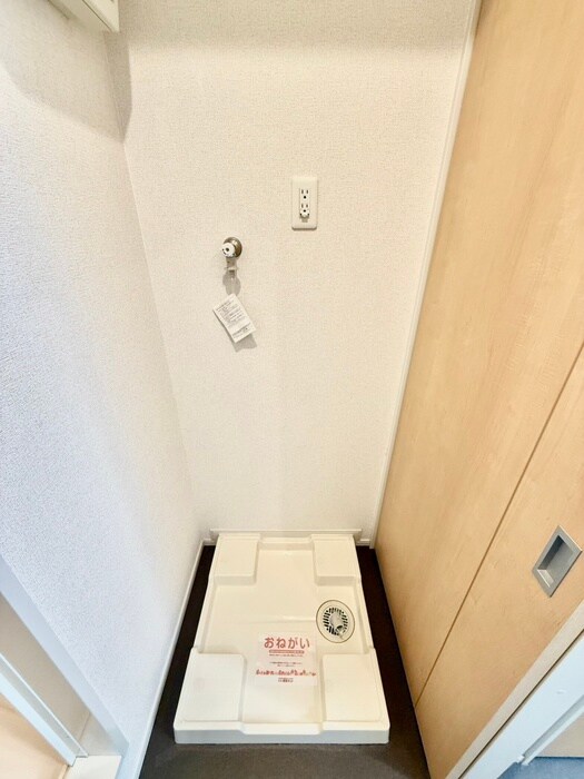物件内観写真15　(洗濯機置場)